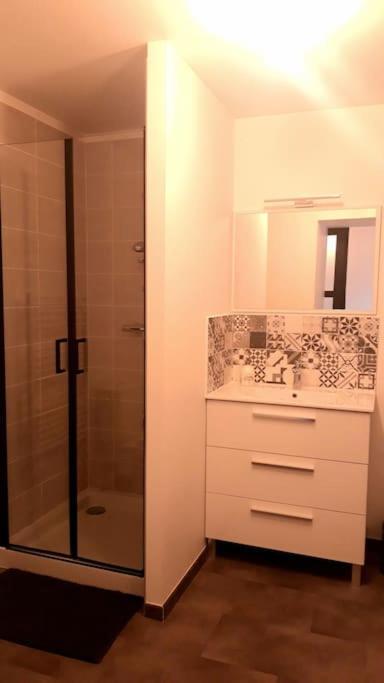 Logement Neuf Et Cosy Proche Centre Ville شينون المظهر الخارجي الصورة